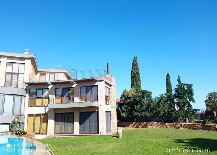 Villa Castle On The Edge Of The Sea