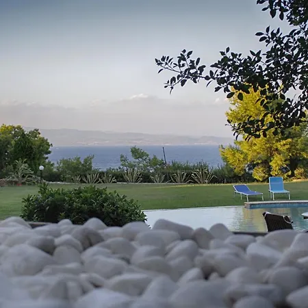 Villa Castle On The Edge Of The Sea - Potidea *