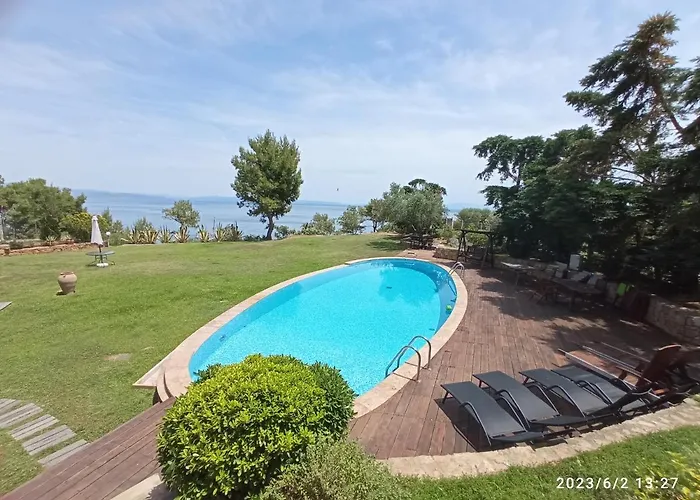 Villa Castle On The Edge Of The Sea *