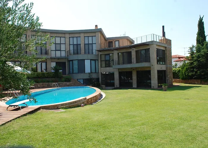Castle On The Edge Of The Sea Villa *