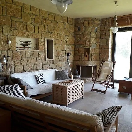 Castle On The Edge Of The Sea Villa *