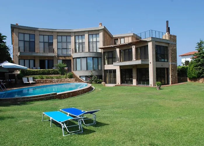 Villa Castle On The Edge Of The Sea *