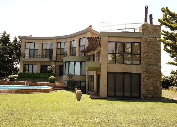 Villa Castle On The Edge Of The Sea